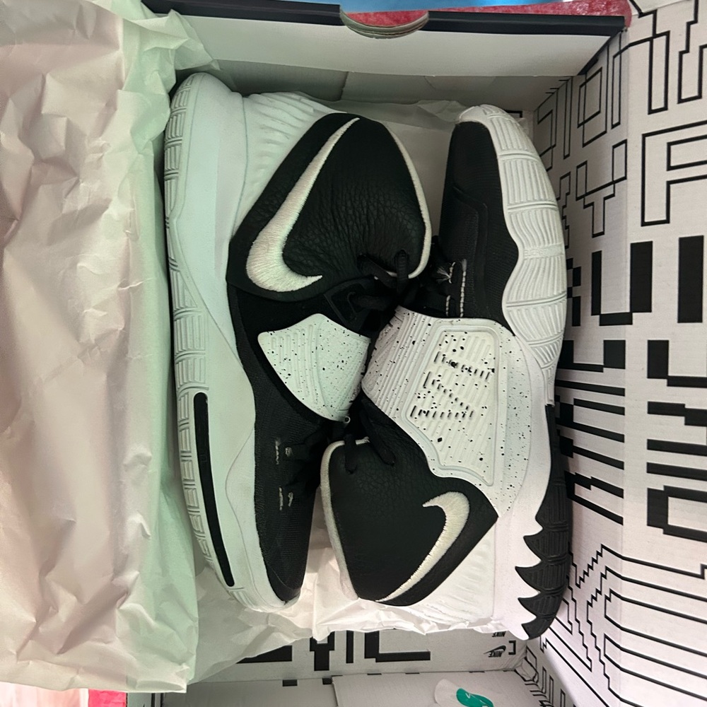 Nike Kyrie 6 TB Black and White Athletic Sneakers Men size 10